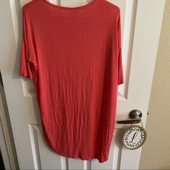 Lularoe Irma High Low Oversized Shirt Size XXS in Pink 00-0 - Picture 5 of 5